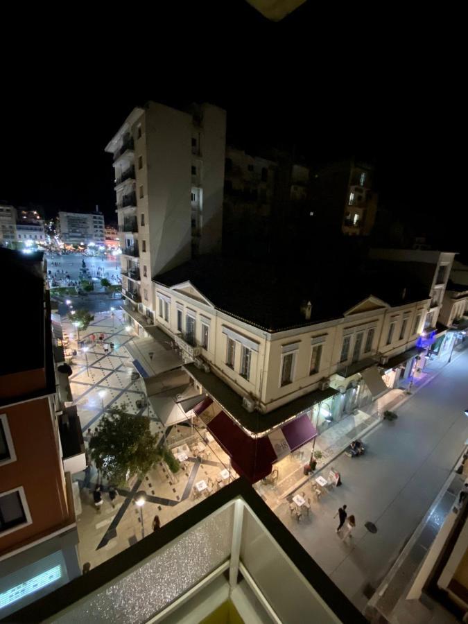 Happy Place! Big, Bright & Central - Ideal For Families And Groups Of Friends Патра Екстериор снимка