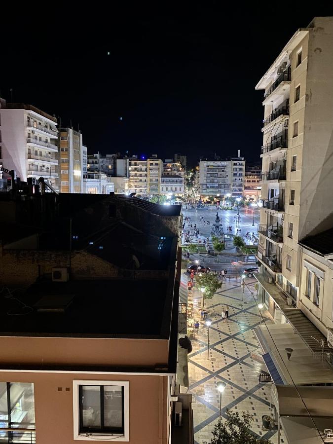 Happy Place! Big, Bright & Central - Ideal For Families And Groups Of Friends Патра Екстериор снимка