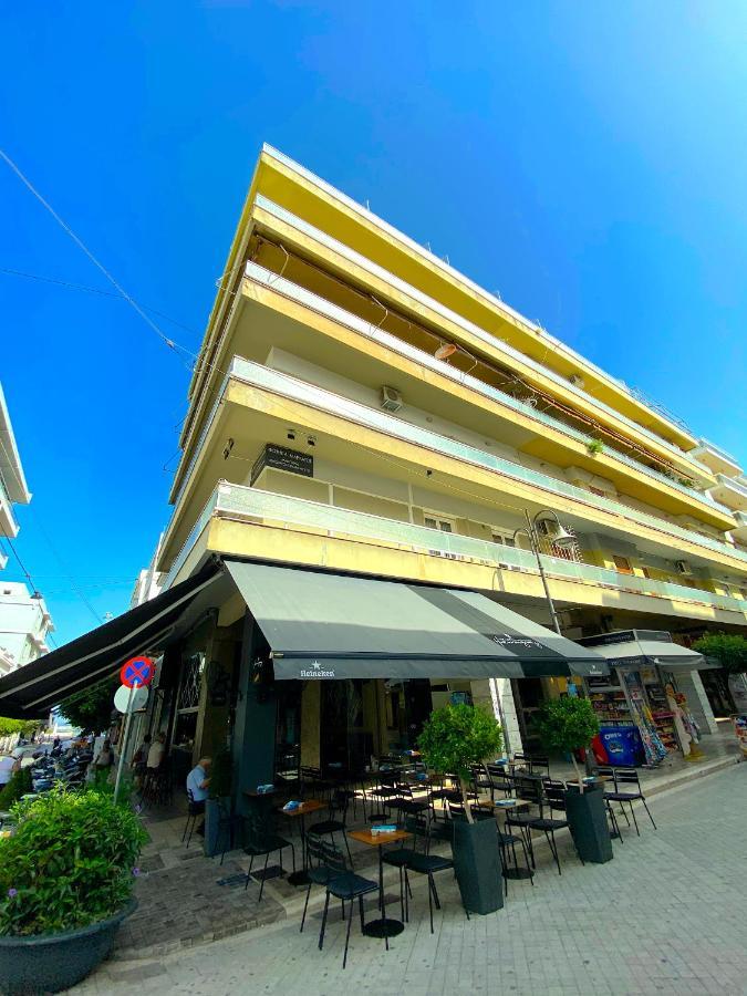 Happy Place! Big, Bright & Central - Ideal For Families And Groups Of Friends Патра Екстериор снимка