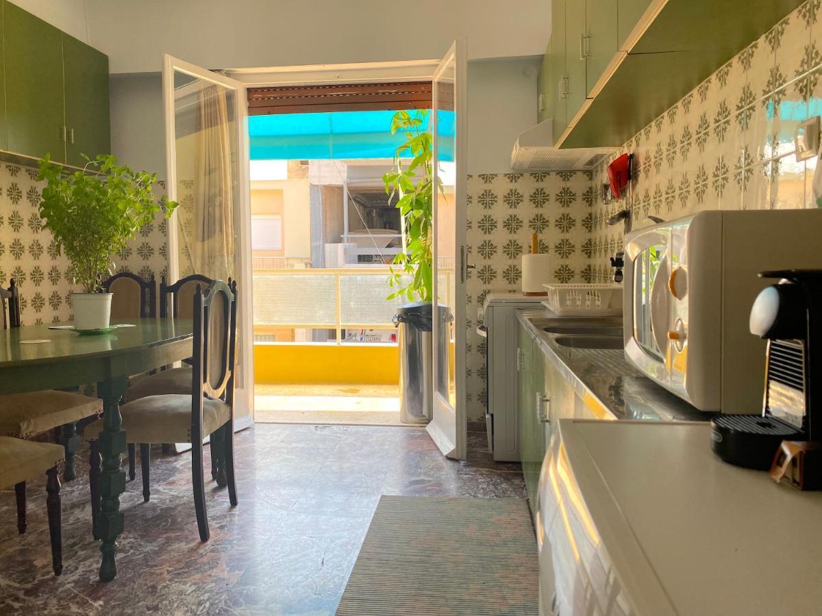 Happy Place! Big, Bright & Central - Ideal For Families And Groups Of Friends Патра Екстериор снимка