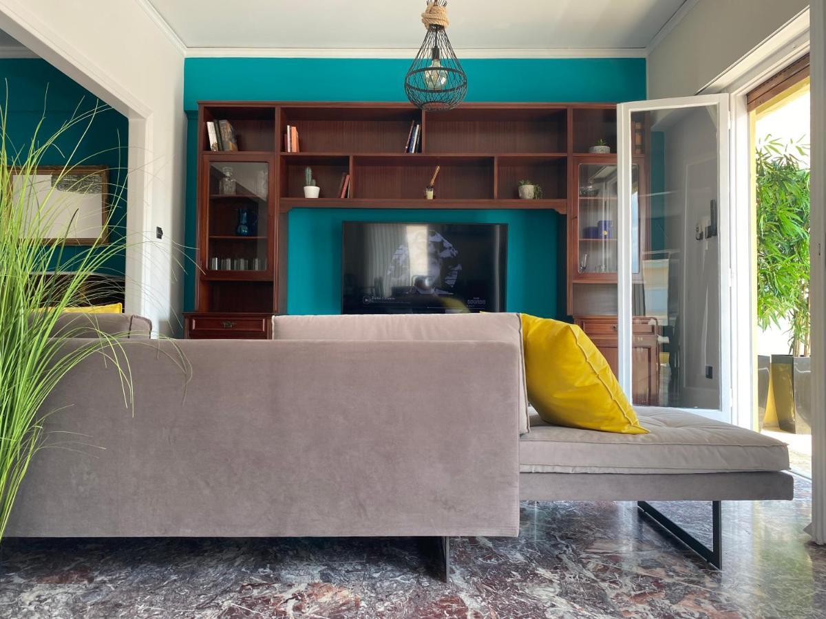 Happy Place! Big, Bright & Central - Ideal For Families And Groups Of Friends Патра Екстериор снимка