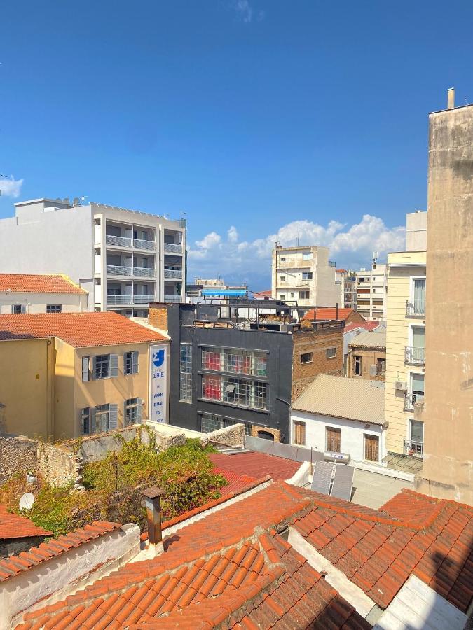 Happy Place! Big, Bright & Central - Ideal For Families And Groups Of Friends Патра Екстериор снимка