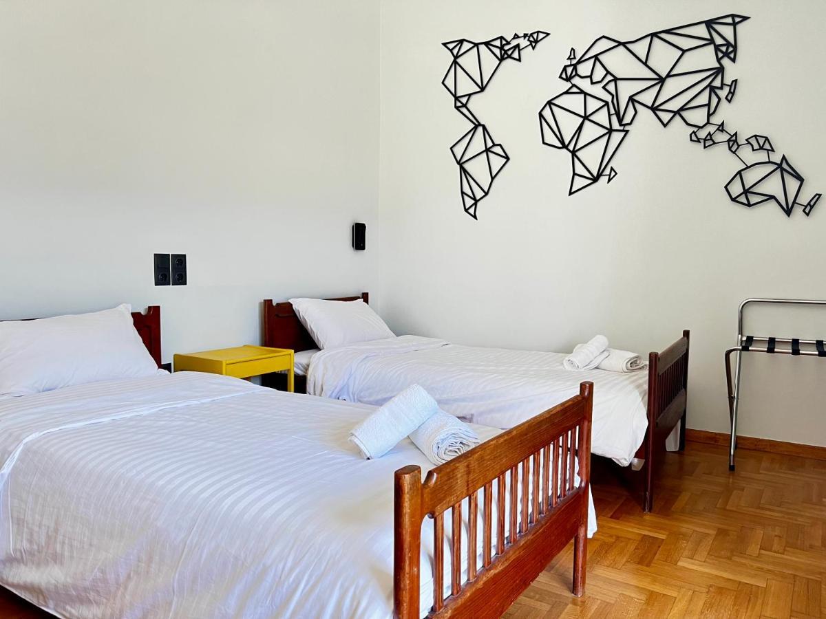 Happy Place! Big, Bright & Central - Ideal For Families And Groups Of Friends Патра Екстериор снимка
